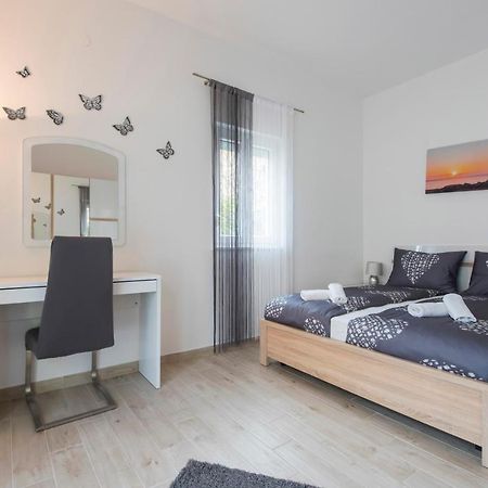 Apartman Miki Borik Задар Екстериор снимка